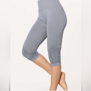Lululemon Gray women capris Leggings